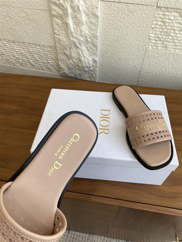 20251128184323585 310